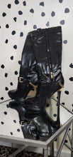 Load image into Gallery viewer, Black heel boots  sz 7
