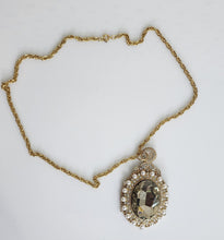 Load image into Gallery viewer, Oversized Jewel pendent neck piece
