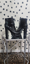 Load image into Gallery viewer, Patent leather platform heels  sz 8.5
