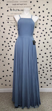 Load image into Gallery viewer, Nwt LuLu&#39;s chiffon dress   sz small
