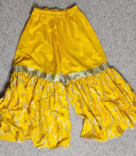 Load image into Gallery viewer, Yellow/Gold Wide leg Bell bottoms   sz med/lrg
