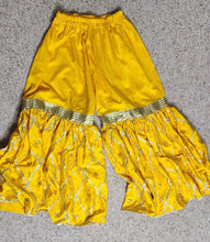 Load image into Gallery viewer, Yellow/Gold Wide leg Bell bottoms   sz med/lrg
