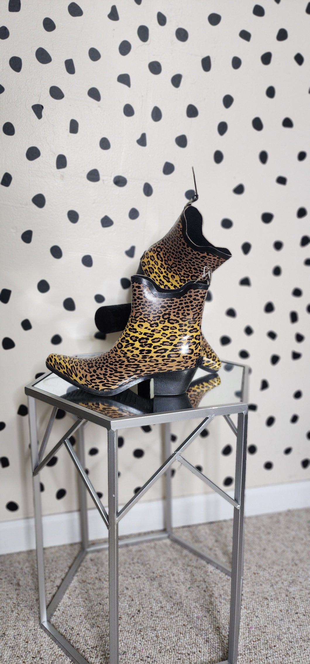 Corkys leopard rubber booties   sz 10