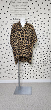 Load image into Gallery viewer, Shein leopard poncho top    sz 1xl, 14/16
