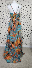 Load image into Gallery viewer, Fashion Nova  maxi dress    sz 2x
