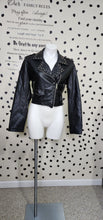 Load image into Gallery viewer, Faux leather crop jacket    sz med
