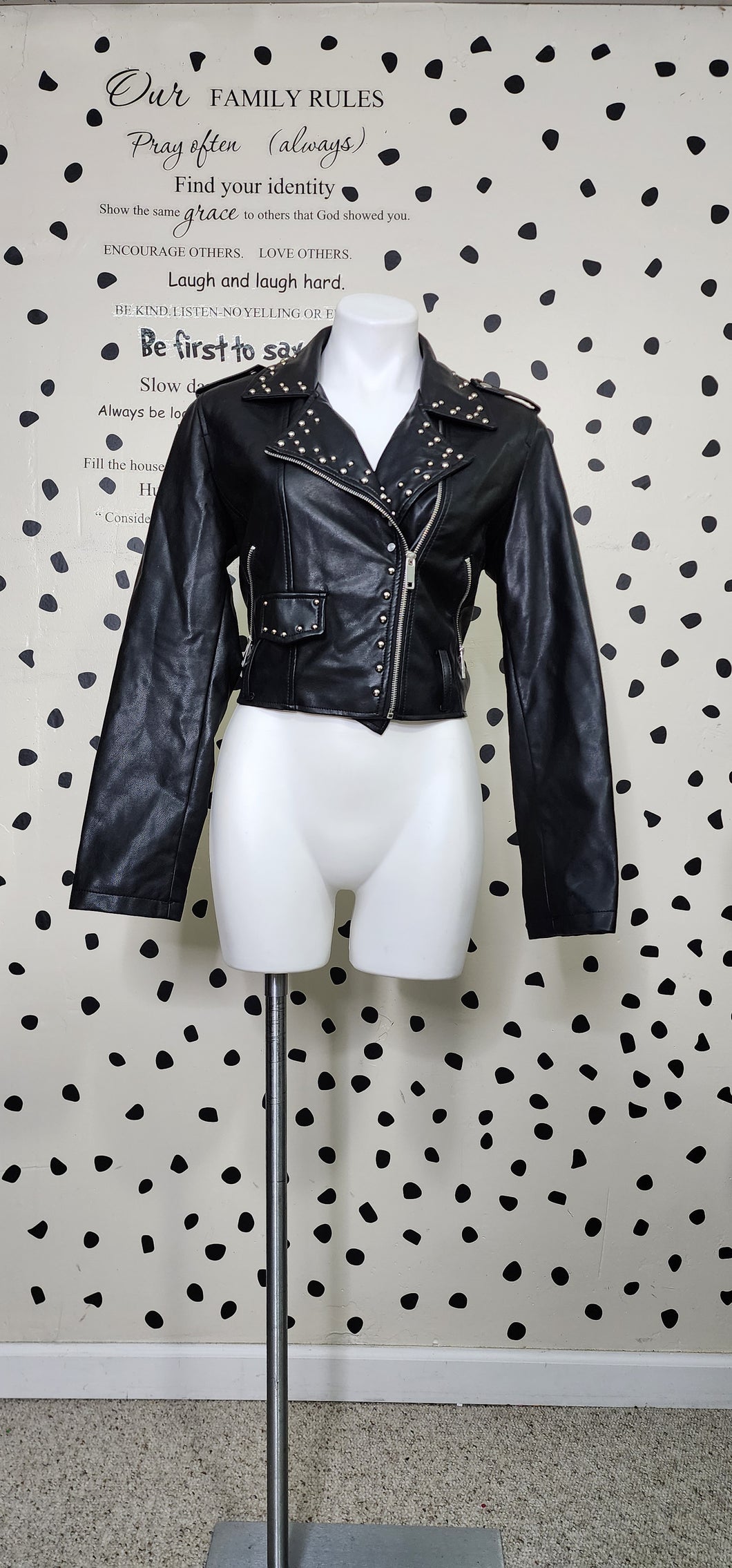 Faux leather crop jacket    sz med