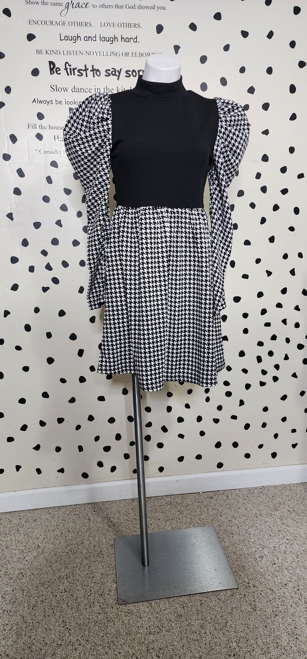 SHEIN HOUNDSTOOTH BABY DOLL DRESS    SZ MED