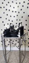 Load image into Gallery viewer, NWT CHUNKY HEELS   SZ 9
