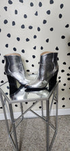 Load image into Gallery viewer, SODA SILVER BOOTS   SZ 8.5
