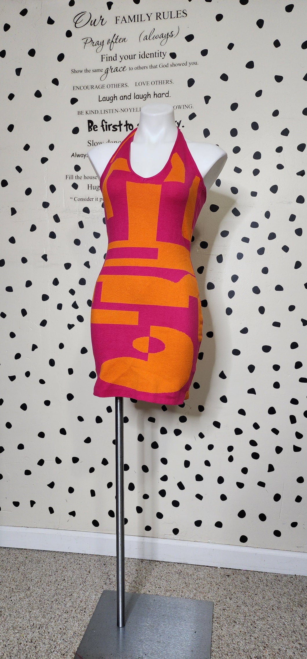 PINK AND ORANGE SWIRL DRESS   SZ MED