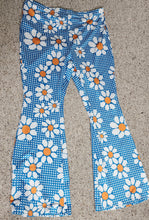 Load image into Gallery viewer, SHEIN CURVE DAISY BELL BOTTOMS SZ 2XL, 16
