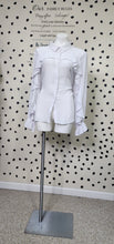 Load image into Gallery viewer, ELOQUII WHITE RUFFLED BLOUSE    SZ 20
