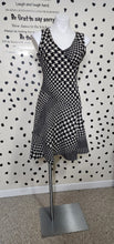 Load image into Gallery viewer, TAYLOR HOUNDSTOOTH FLARE SKIRT    SZ 6-10
