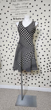 Load image into Gallery viewer, TAYLOR HOUNDSTOOTH FLARE SKIRT    SZ 6-10
