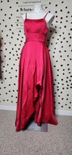 Load image into Gallery viewer, PINK FORMAL DRESS   SZ 7
