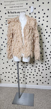 Load image into Gallery viewer, SHAGGY OPEN FRONT SWEATER     SZ SM-LRG
