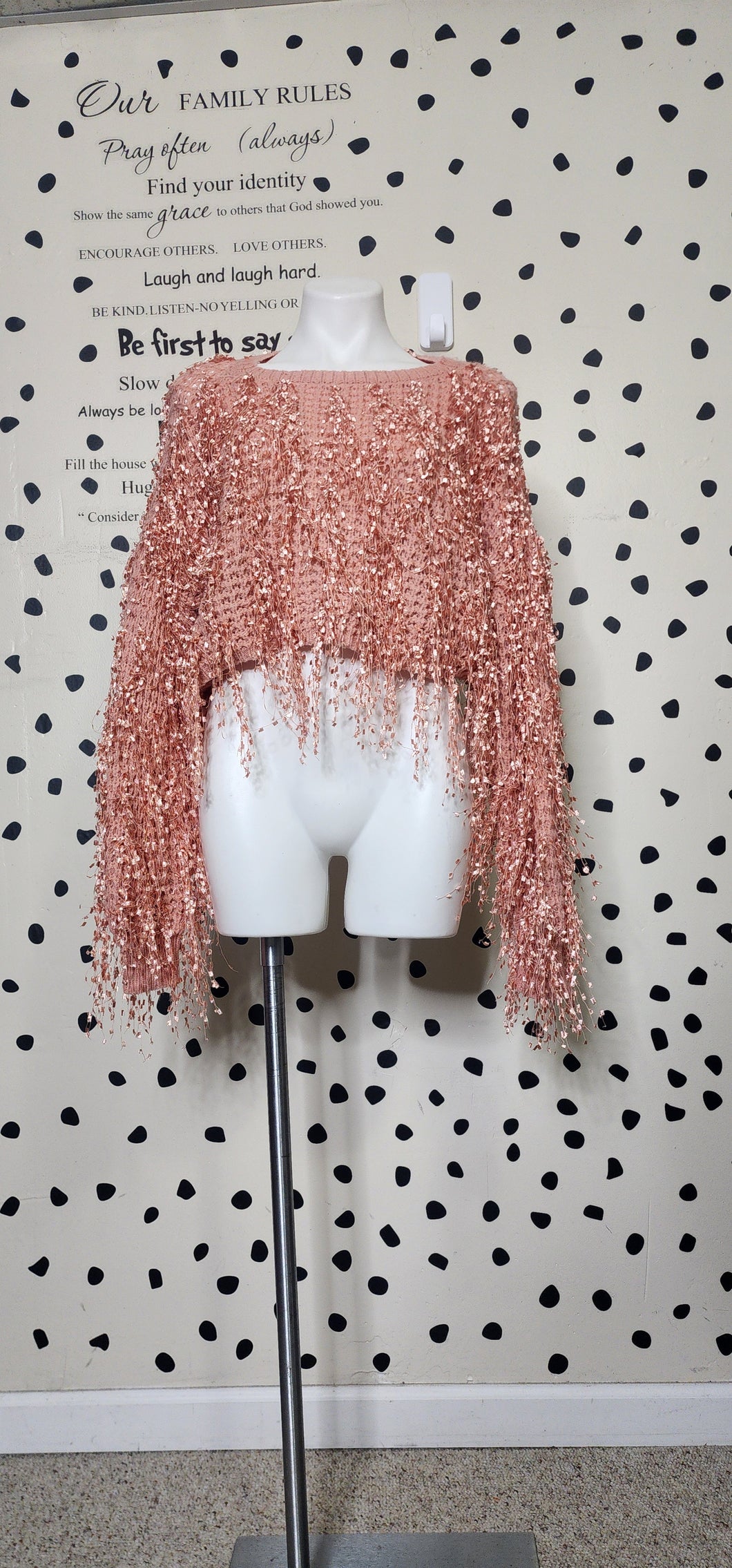 SOFT CROP FRINGE SWEATER     SZ SM-LRG