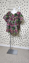 Load image into Gallery viewer, DIGI PRINT BABY DOLL TOP    SZ MED/LRG
