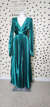 Load image into Gallery viewer, BOOHOO PLEATED MAXI DRESS     SZ 8
