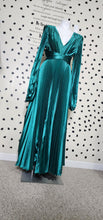 Load image into Gallery viewer, BOOHOO PLEATED MAXI DRESS     SZ 8
