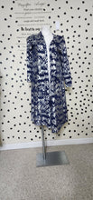 Load image into Gallery viewer, LULAROE DUSTER     SZ MED/LRG
