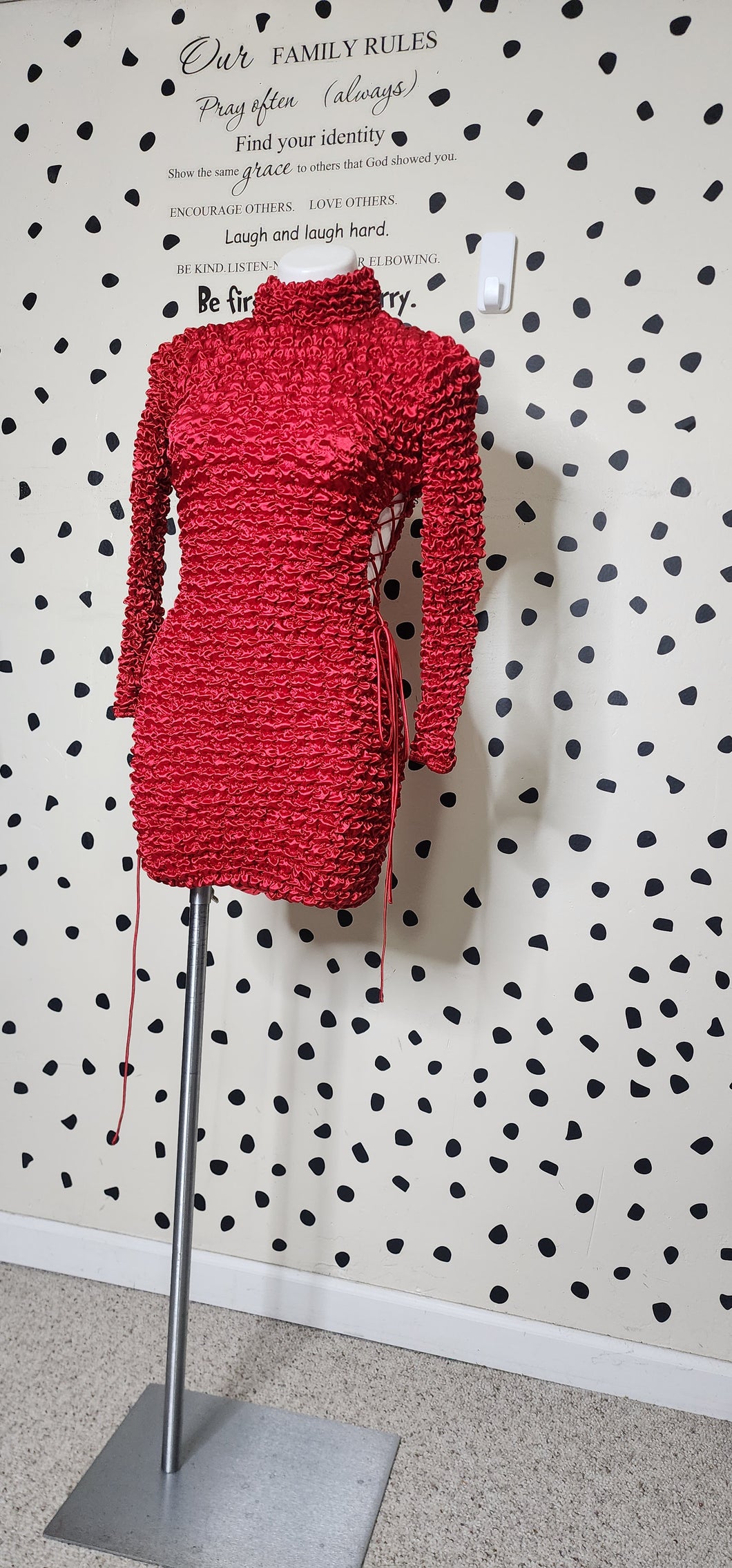 AKIRA RED POPCORN DRESS   SZ MED