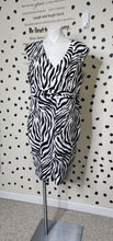 Load image into Gallery viewer, IRIS STRIPED DRESS     SZ 3XL
