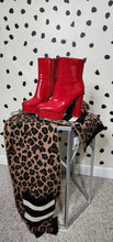 Load image into Gallery viewer, RED PATENT LEATHER HEELS    SZ 7
