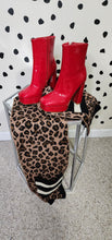 Load image into Gallery viewer, RED PATENT LEATHER HEELS    SZ 7
