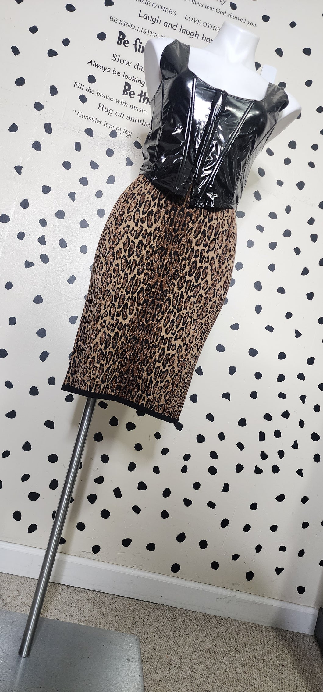 CACHE LEOPARD SKIRT    SZ MED (FITTING SZ LRG)