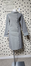 Load image into Gallery viewer, MIX PRINT DRESS    SZ UNTAGGED MED FIT (non busty)
