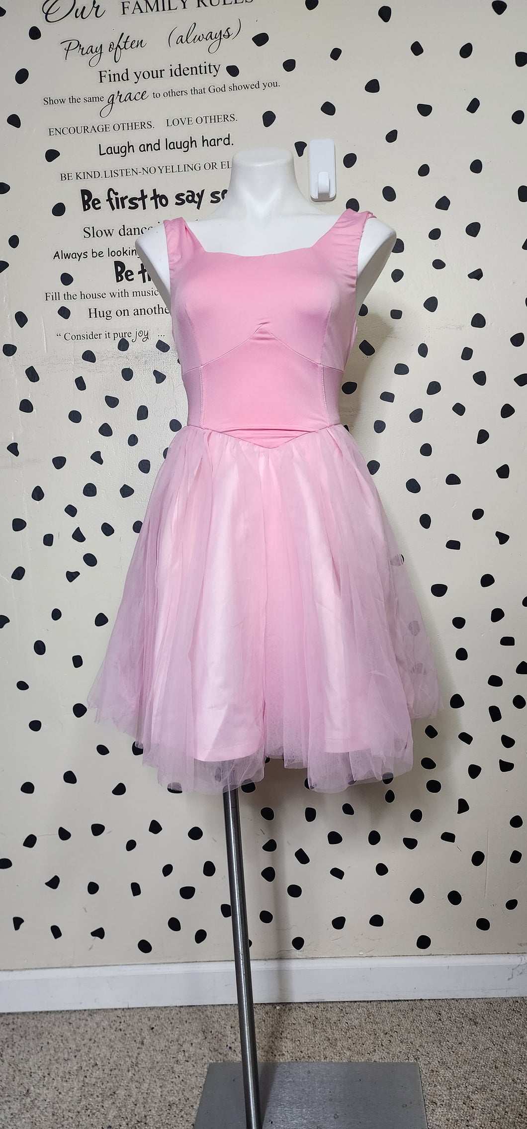 PINK TULLE DRESS    SZ LRG