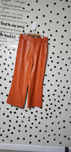 Load image into Gallery viewer, LESS FILLES LEATHER PANTS    SZ MED
