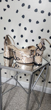 Load image into Gallery viewer, TOP SHELF CHUNKY PLATFORM MARY JANES    SZ 9
