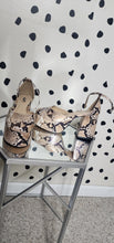 Load image into Gallery viewer, TOP SHELF CHUNKY PLATFORM MARY JANES    SZ 9
