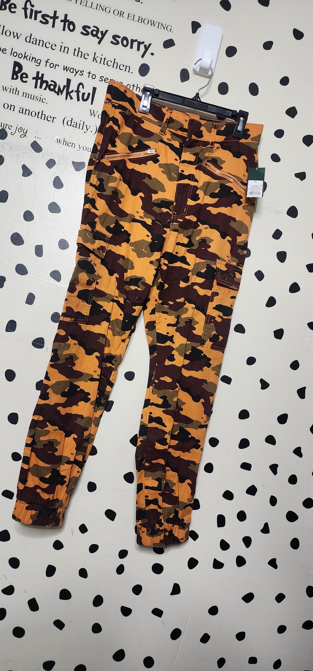 NWT WILD FABLE CAMO PANT   SZ MED