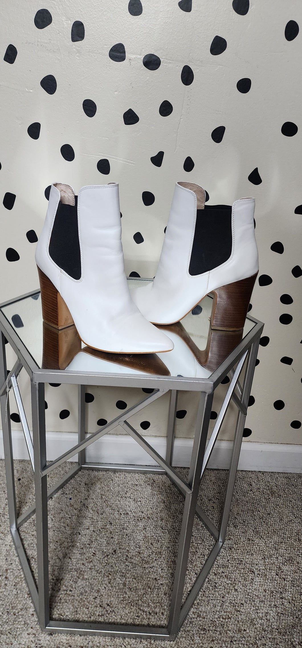 CHINESE LAUNDRY WHITE HEELS