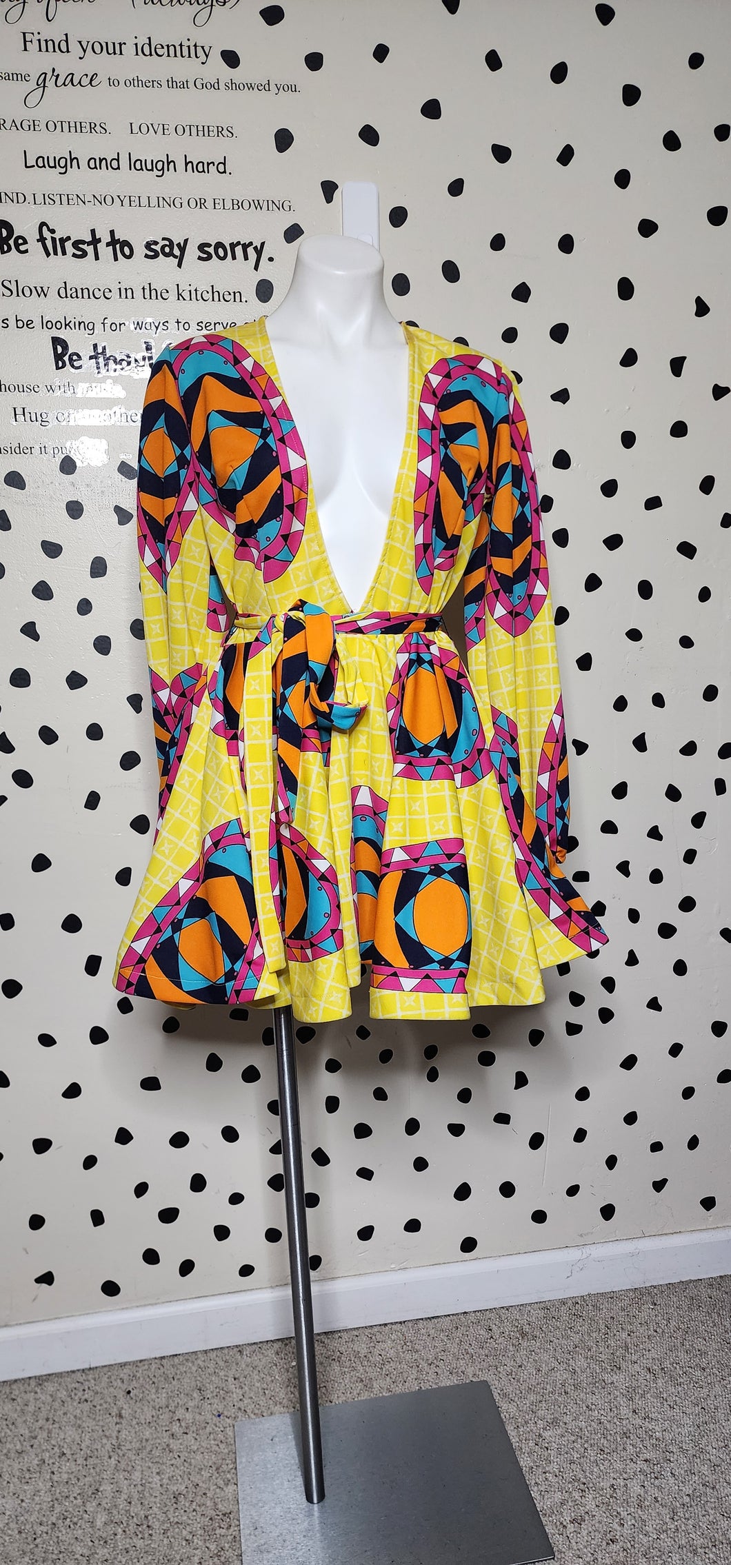 MULTICOLOR FIT AND FLARE  DRESS    SZ LRG