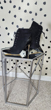 Load image into Gallery viewer, BLACK SUEDE/PATENT LEATHER HEELS    SZ 42= 11
