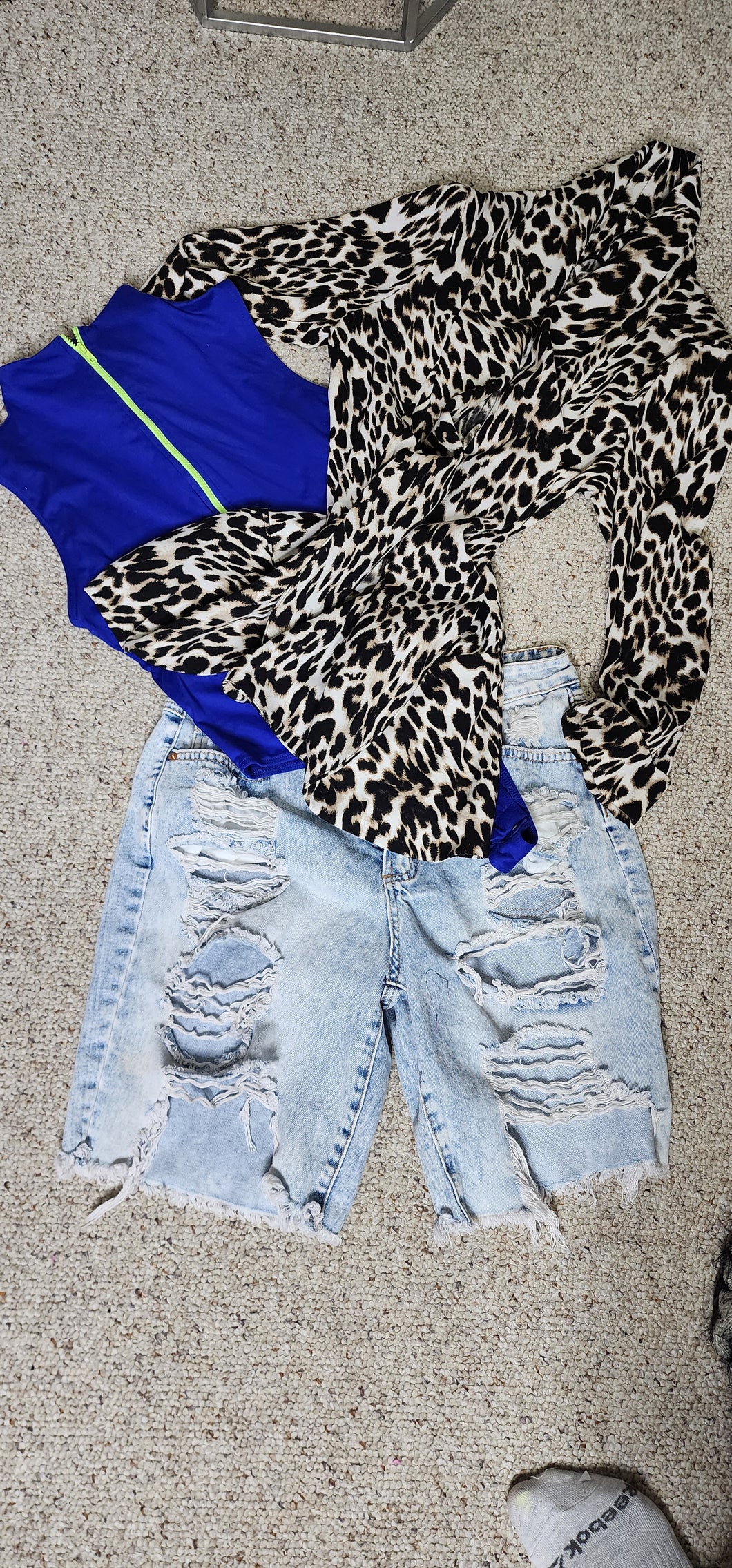 distressed shorts/bodysuit/blazer 3 piece set   sz 6