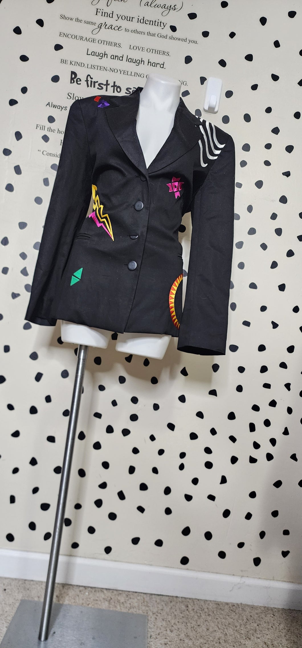 LAUREL DESIGNED BLAZER     SZ 44=LARGE