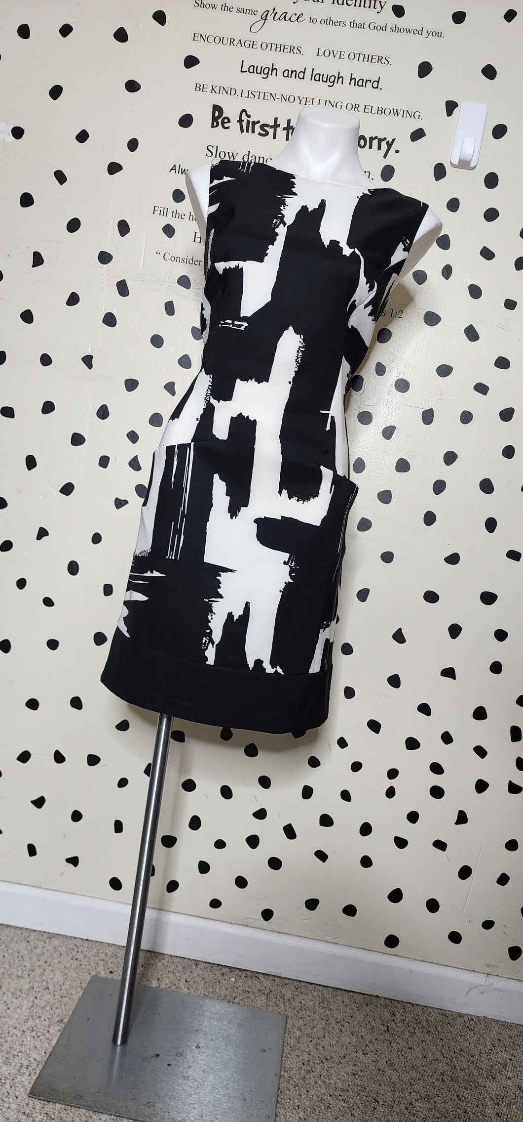ALYX BLACK/WHITE DRESS      SZ 16 ( BEST FITTING 14/16)