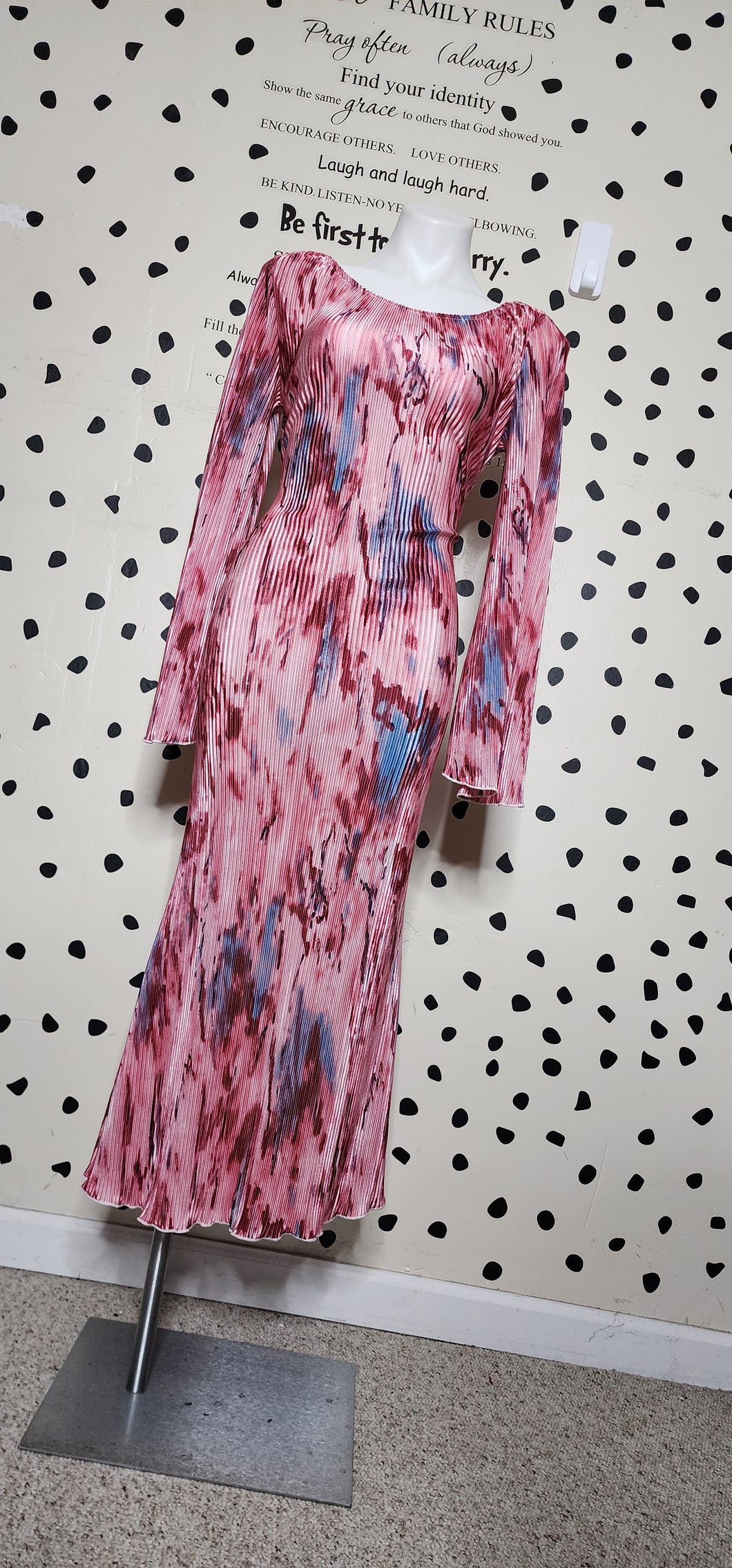 SHEIN LONG PLEATED DRESS     SZ MED, BEST FITTING LRG
