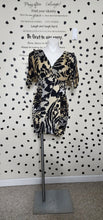 Load image into Gallery viewer, PRINTED BODYCON DRESS     SZ LRG
