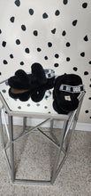 Load image into Gallery viewer, UGG BLACK SANDALS    SZ 5

