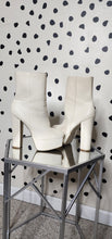 Load image into Gallery viewer, WILD DIVA PALTFORM HEELS      SZ 9
