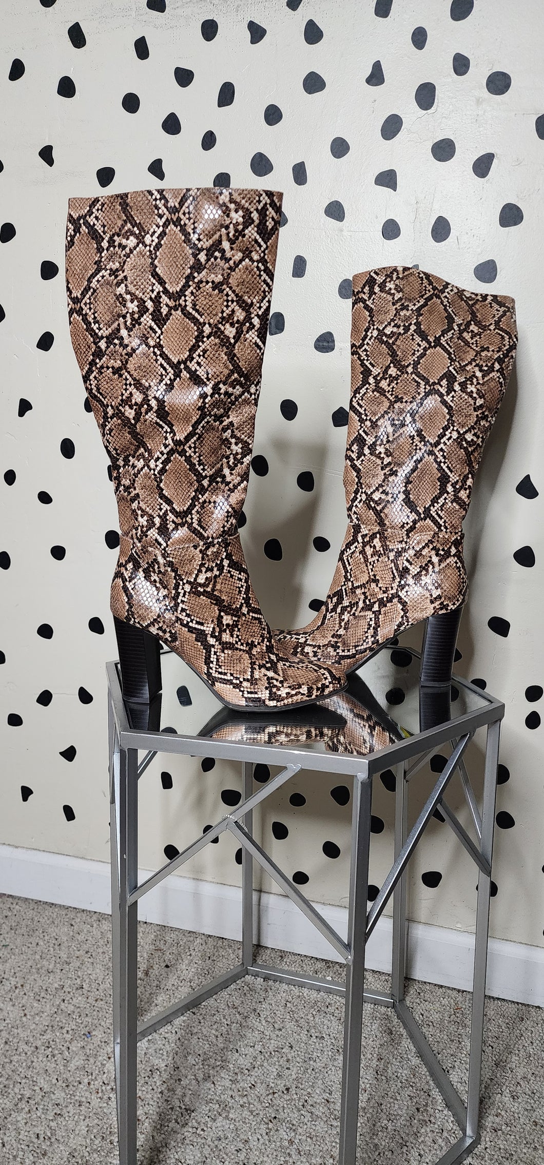 REPTILE PRINT KNEE BOOTS     SZ 9