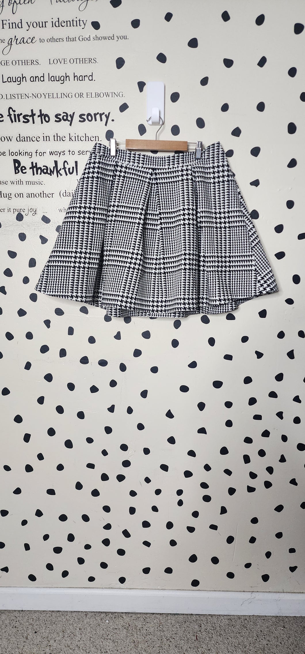 HOUNDSTOOTH FLARE SKIRT      SZ 8/10
