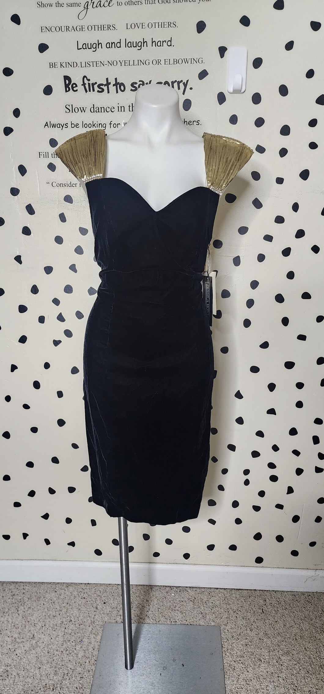 NWT JESSICA HOWARD BOW FORMAL DRESS     SZ 12, RUNS SMALLER (SZ 8 FIT)